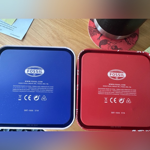 Tin Fossil his & hers watch holders - Picture 2 of 3